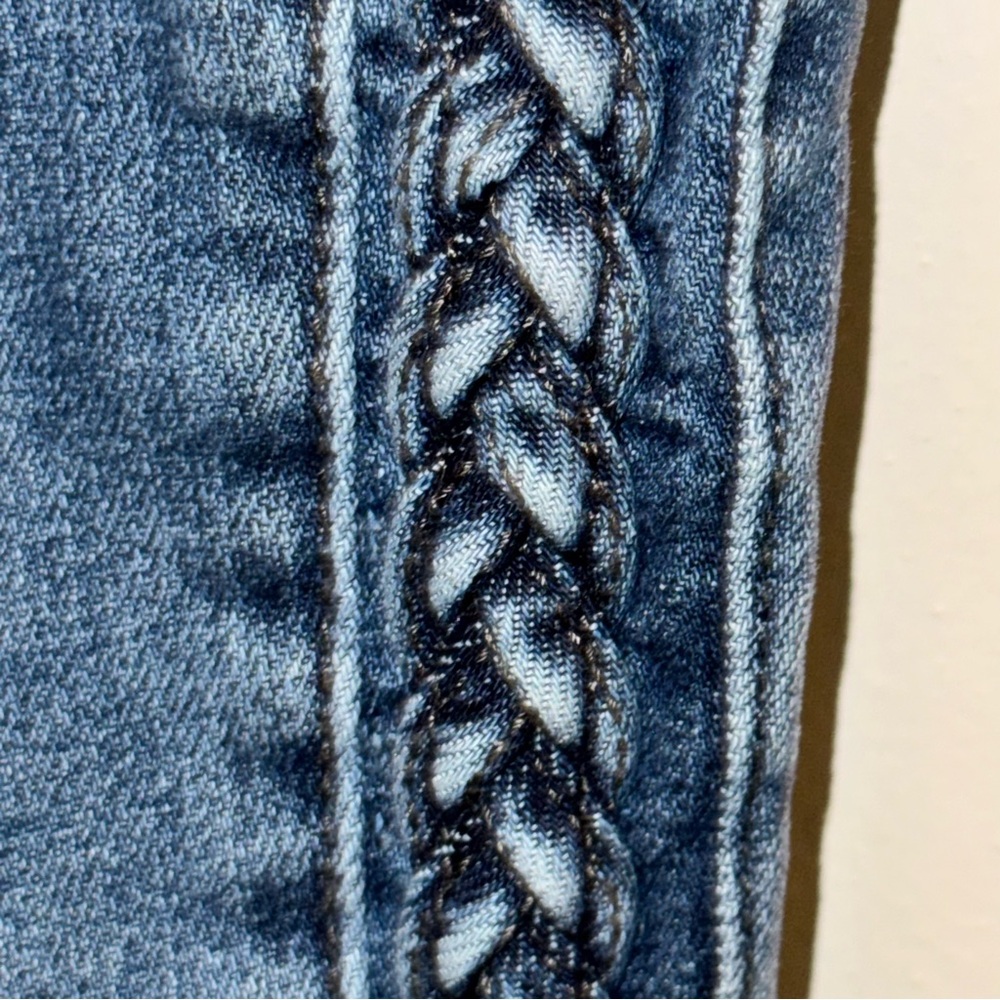Judy Blue Light Wash Ankle Crop Jeans with Side Braid - Picture 7 of 13